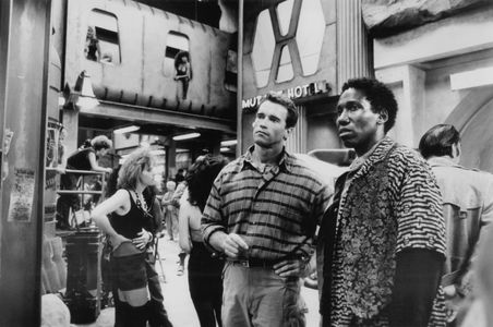 Arnold Schwarzenegger and Mel Johnson Jr. in Total Recall (1990)