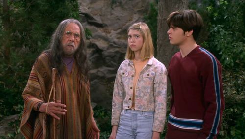 Tommy Chong, Mace Coronel, and Callie Haverda in That '90s Show (2023)
