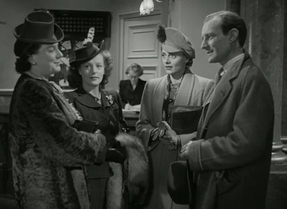 Trevor Howard, Nuna Davey, Celia Johnson, and Marjorie Mars in Brief Encounter (1945)
