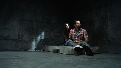 Zoé Félix and Arié Elmaleh in Captifs (2010)
