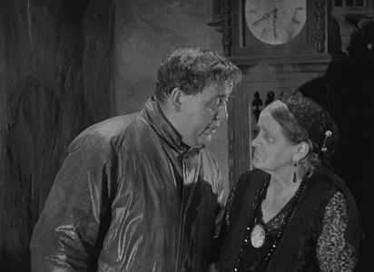 Charles Laughton and Eva Moore in The Old Dark House (1932)