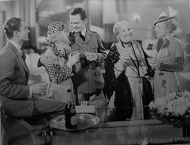 Mary Carlisle, Don Dillaway, Phillips Holmes, May Robson, and Ruth Selwyn in Men Must Fight (1933)