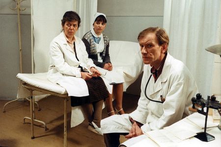 Frantisek Husák, Jirina Jirásková, and Alena Mihulová in Sestricky (1984)