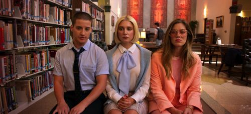 Laura Dreyfuss, Theo Germaine, and Julia Schlaepfer in The Politician (2019)