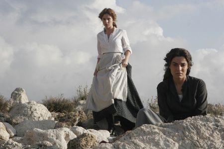 Valeria Solarino and Isabella Ragonese in Purple Sea (2009)