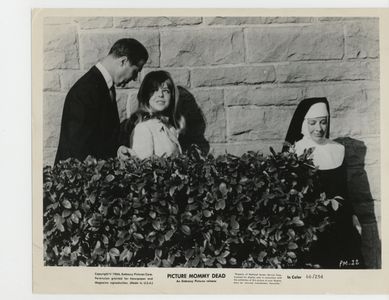 Don Ameche, Susan Gordon, and Signe Hasso in Picture Mommy Dead (1966)