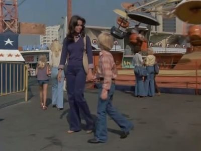 Jaclyn Smith and Dennis Dimster in Charlie's Angels (1976)