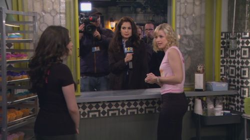 Still of Paula Christensen, Kat Dennings and Beth Behrs in 2 Broke Girls And The Cupcake Captives