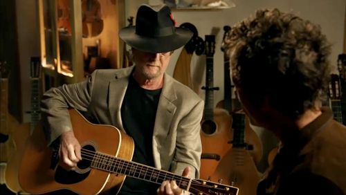 Jakob Dylan and Roger McGuinn in Echo in the Canyon (2018)
