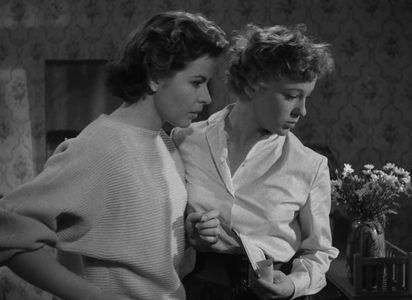 Gerd Andersson and Maj-Britt Nilsson in Waiting Women (1952)
