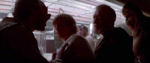 Alec Guinness, Mark Hamill, Ted Burnett, Alfie Curtis, and Peter Mayhew in Star Wars: Episode IV - A New Hope (1977)
