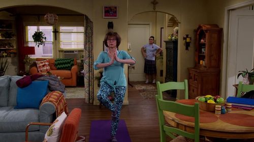 Rita Moreno and Isabella Gomez in One Day at a Time (2017)