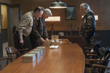 Dana Ashbrook, Harry Goaz, and Michael Horse in Twin Peaks (2017)