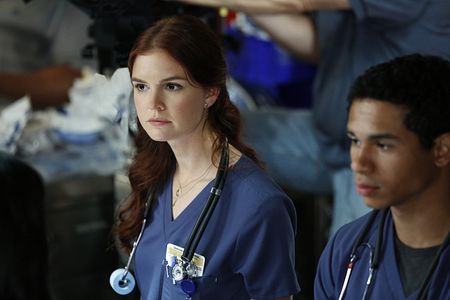 Noah Gray-Cabey and Emily Tyra in Code Black (2015)