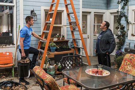 Kevin James and Andy Ridings in Kevin Can Wait (2016)
