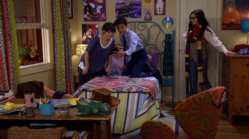 Isabella Gomez, Sheridan Pierce, and Marcel Ruiz in One Day at a Time (2017)