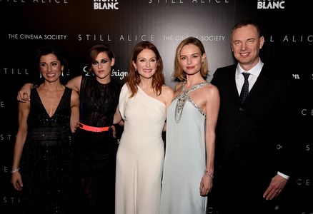 Julianne Moore, Kate Bosworth, Kristen Stewart, Wash Westmoreland, and Lisa Genova at an event for Still Alice (2014)