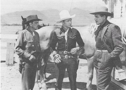 Roy Rogers, Dennis Hoey, Francis McDonald, and Trigger in Roll on Texas Moon (1946)