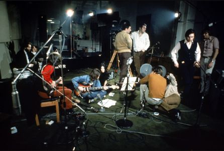 Paul McCartney, John Lennon, Neil Aspinall, Geoff Emerick, Mal Evans, George Harrison, Michael Lindsay-Hogg, Yoko Ono, R