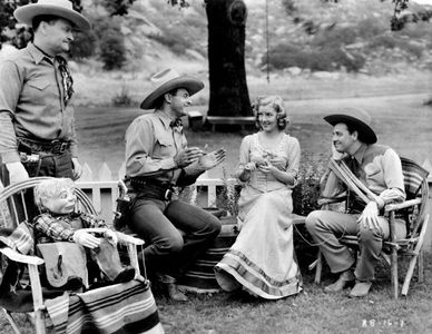 Ray Corrigan, John 'Dusty' King, Nell O'Day, Max Terhune, and Elmer in Arizona Stage Coach (1942)