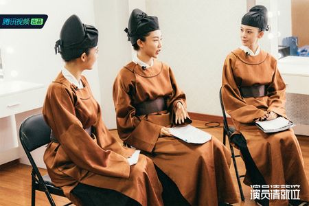 Xing Fei, Yao Chen, and Cherry Ngan in Mian Ju (2019)