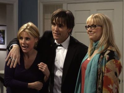 Matt Dillon, Shelley Long, and Julie Bowen in Modern Family (2009)