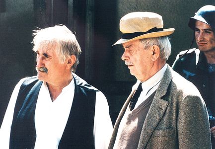 Jaroslav Choc and Pavel Landovský in Halt, or I'll Miss! (1998)