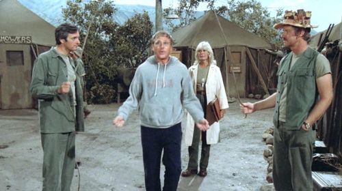 Alan Alda, William Christopher, Mike Farrell, and Loretta Swit in M*A*S*H (1972)