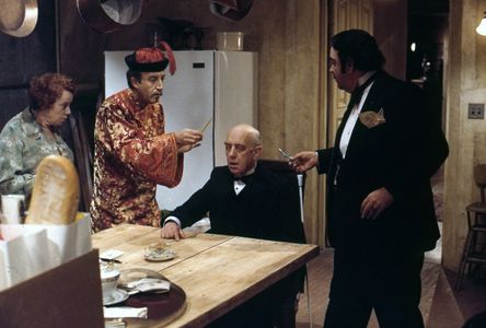 Alec Guinness, Peter Sellers, Elsa Lanchester, and James Coco in Murder by Death (1976)