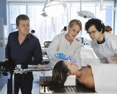 Jeri Ryan, Geoffrey Arend, and Nic Bishop in Body of Proof (2011)