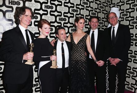 Julianne Moore, Sarah Paulson, Jay Roach, Danny Strong, and John Heilemann at an event for Game Change (2012)