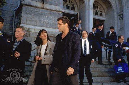 Linda Fiorentino, Ray Liotta, and David Paymer in Unforgettable (1996)