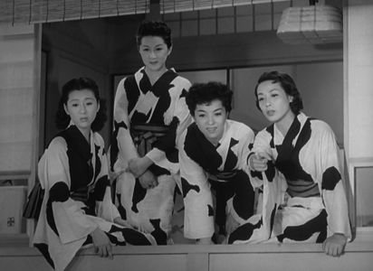 Chikage Awashima, Michiyo Kogure, Keiko Tsushima, and Yoko Osakura in The Flavor of Green Tea Over Rice (1952)