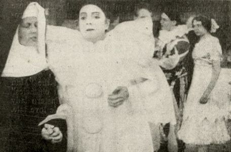 Asta Nielsen in Behind Comedy's Mask (1913)