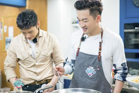Alec Su and Xiaoming Huang in Chinese Restaurant (2017)