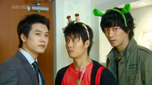 Hee Jae, Hyeon-jae Jo, and Seong-rok Sin in One Mom and Three Dads (2008)