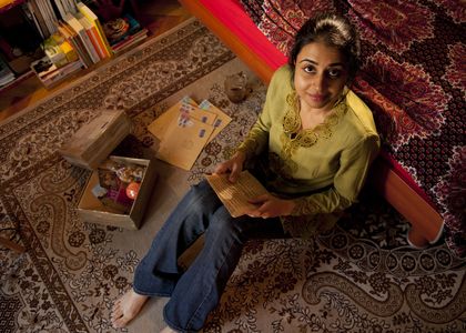 Mahira Kakkar in Hank and Asha (2013)