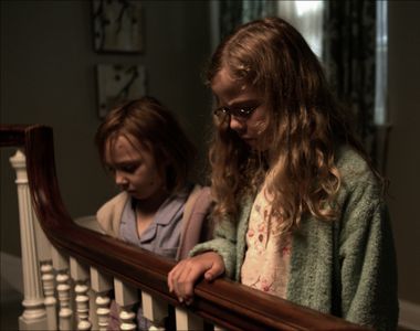 Megan Charpentier and Isabelle Nélisse in Mama (2013)