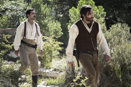 Jake Gyllenhaal and Riz Ahmed in The Sisters Brothers (2018)