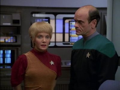 Jennifer Lien and Robert Picardo in Star Trek: Voyager (1995)