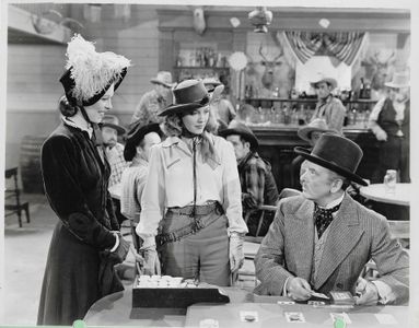 Anne Nagel, Nell O'Day, and Herbert Rawlinson in Stagecoach Buckaroo (1942)