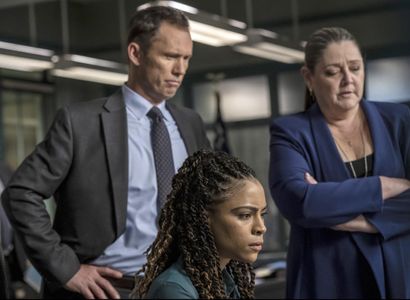 Still of Camryn Manheim, Jeffrey Donovan and Shayvawn Webster in Filtered Life and Law & Order