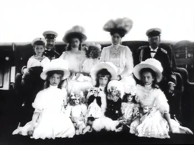 Grand Duchess Anastasia, Grand Duchess Maria, Grand Duchess Olga, Grand Duchess Tatiana, Kaiser Wilhelm II, Tsar Nichola