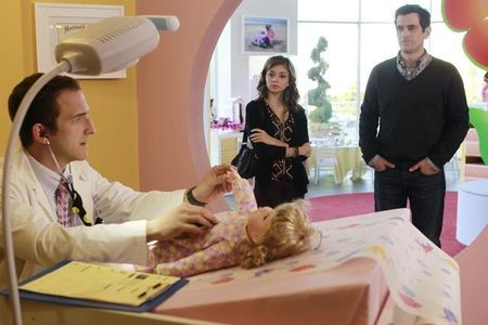 Ty Burrell, Sarah Hyland, and Will Greenberg in Modern Family (2009)