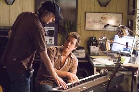 Hugh Grant and Marc Lawrence in Music and Lyrics (2007)