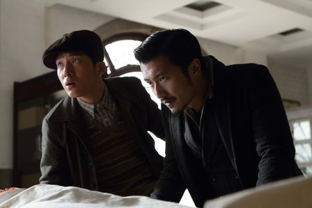 Nicholas Tse and Boran Jing in The Bullet Vanishes (2012)