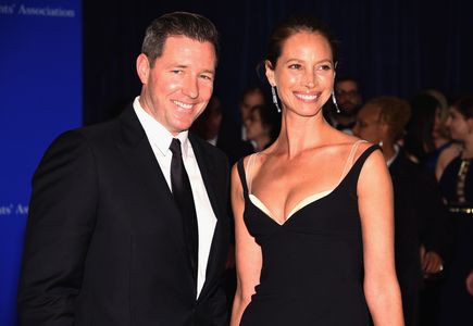 Edward Burns and Christy Turlington at an event for 2016 White House Correspondents' Association Dinner (2016)