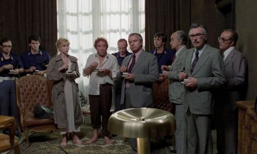 Michel Galabru, Mariangela Melato, and Ugo Tognazzi in Il gatto (1977)