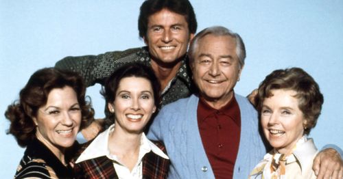 Robert Young, Lauren Chapin, Elinor Donahue, Billy Gray, and Jane Wyatt in Father Knows Best: Home for Christmas (1977)