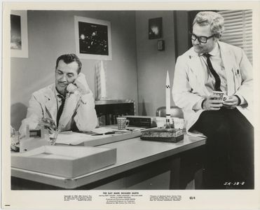 William Mims and Kent Taylor in The Day Mars Invaded Earth (1962)